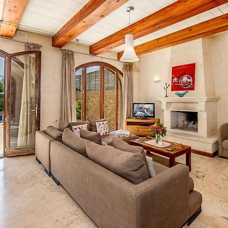 سان لاورينْتْسْ The Almonds Luxury Villa المظهر الخارجي الصورة