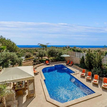 سان لاورينْتْسْ The Almonds Luxury Villa المظهر الخارجي الصورة