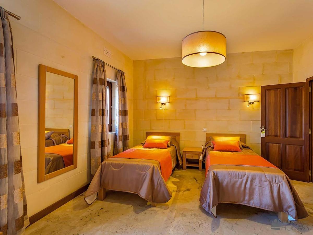 سان لاورينْتْسْ The Almonds Luxury Villa المظهر الخارجي الصورة