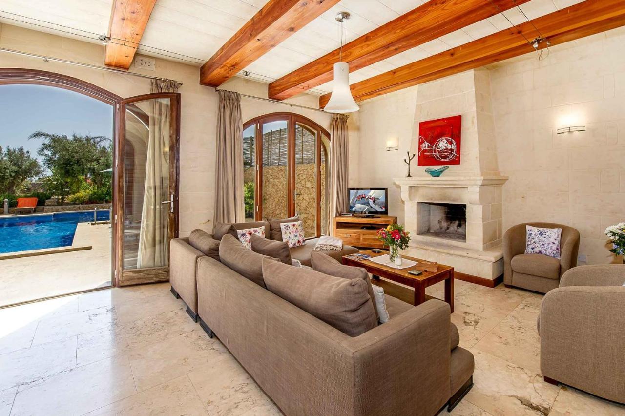 سان لاورينْتْسْ The Almonds Luxury Villa المظهر الخارجي الصورة