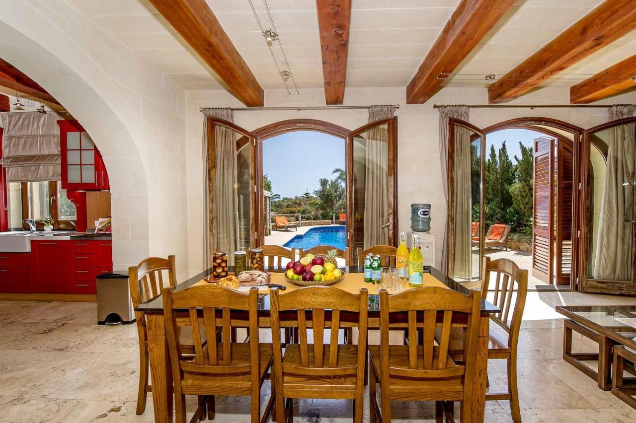 سان لاورينْتْسْ The Almonds Luxury Villa المظهر الخارجي الصورة