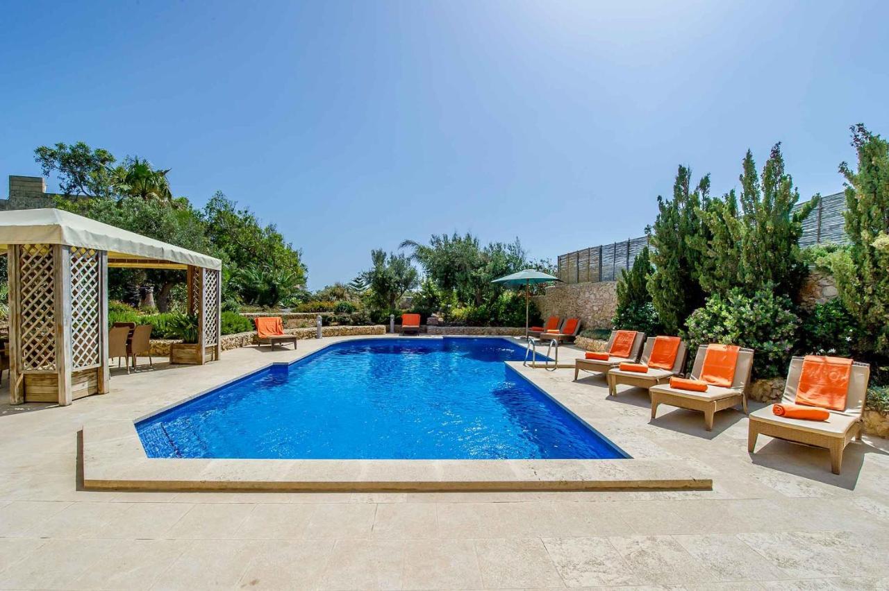 سان لاورينْتْسْ The Almonds Luxury Villa المظهر الخارجي الصورة