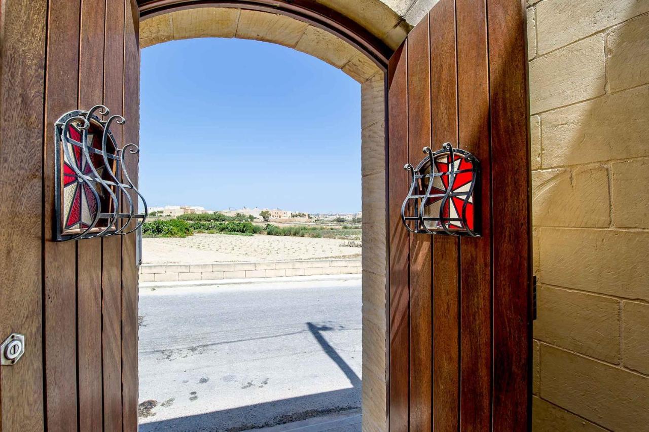 سان لاورينْتْسْ The Almonds Luxury Villa المظهر الخارجي الصورة