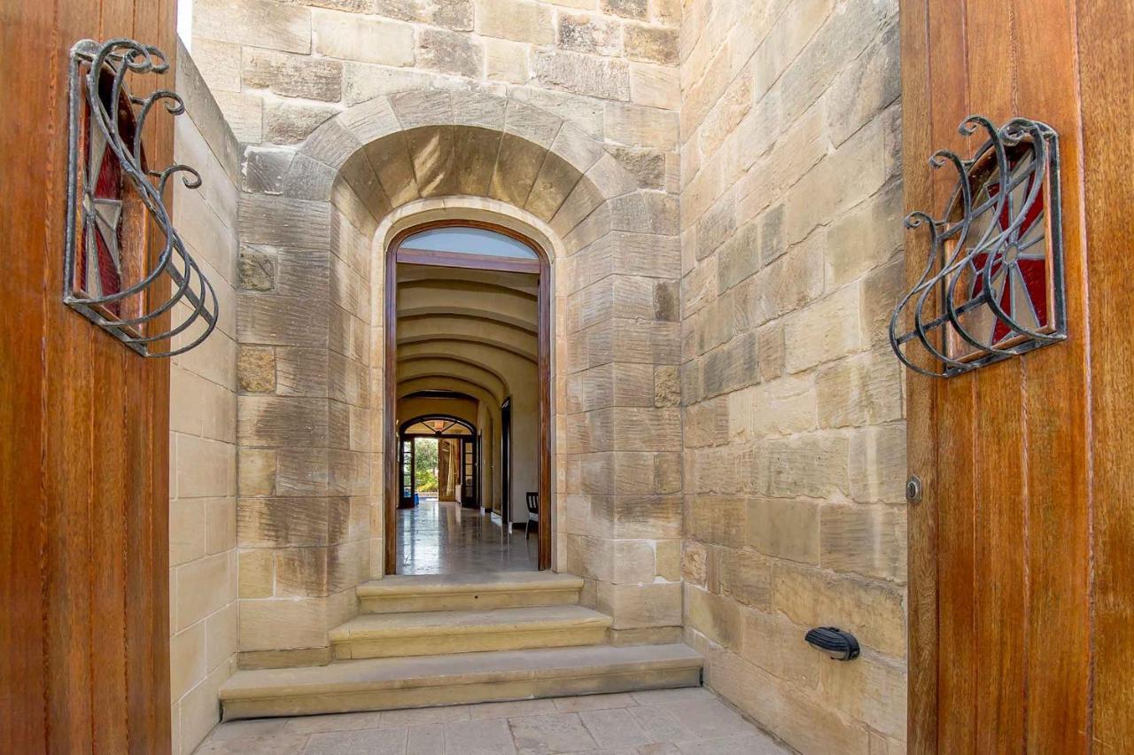 سان لاورينْتْسْ The Almonds Luxury Villa المظهر الخارجي الصورة