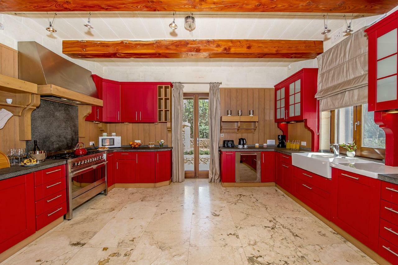 سان لاورينْتْسْ The Almonds Luxury Villa المظهر الخارجي الصورة